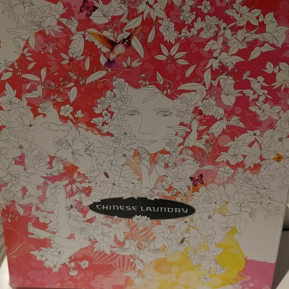 Beautiful suede leather boots by Chinese Laundry - Picture 7 of 13